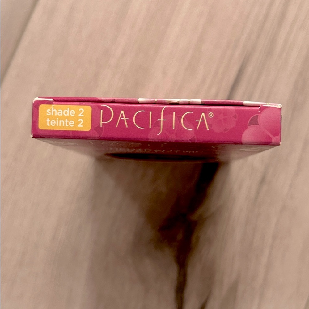 Pacifica Neutralizing Mineral Mattifier - Pressed Powder-Cherry & Coconut - Picture 3 of 6